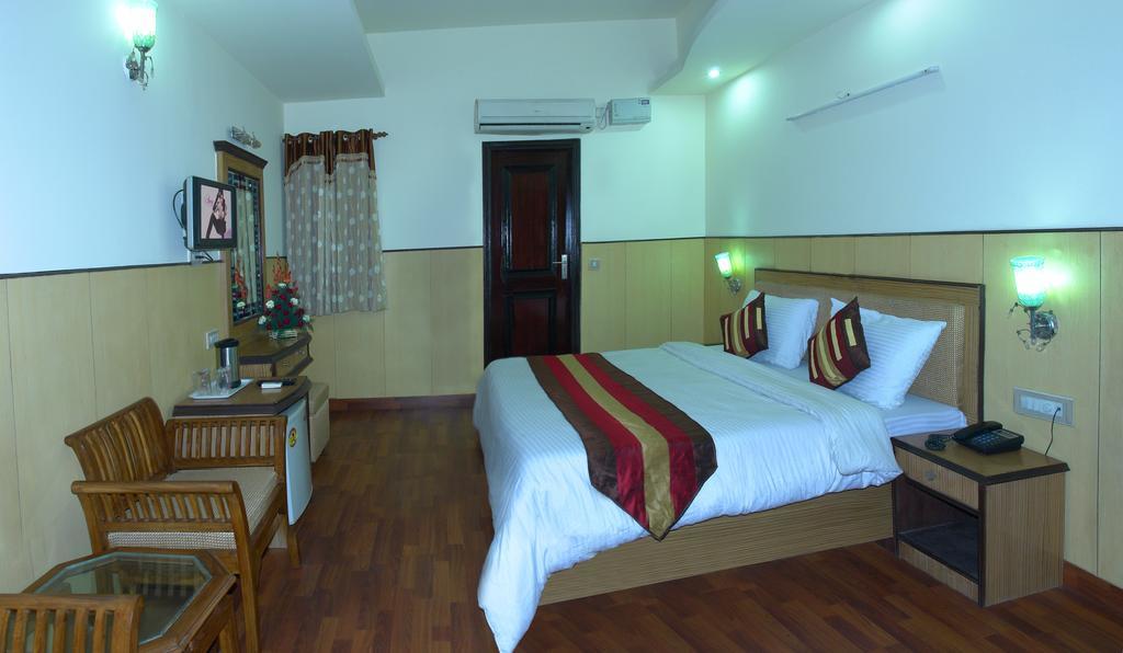 Hotel Karat 87 Inn Nueva Delhi Exterior foto